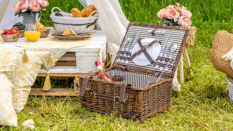 5 moduri de a folosi și decora casa cu coșuri decorative, practice și ieftine 