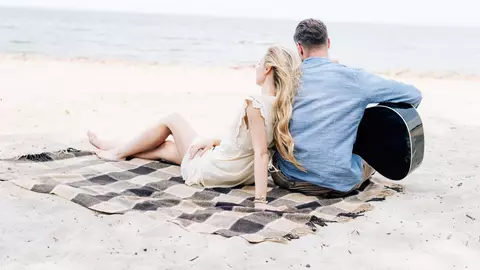 Cât te costă dacă vrei să-ți așezi cearceaful pe o plajă din Mamaia?