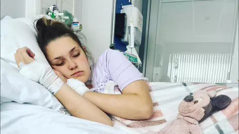 O mamă a crezut că transpirațiile nocturne ale fiicei sale erau o infecție. Diagnosticul final a fost devastator