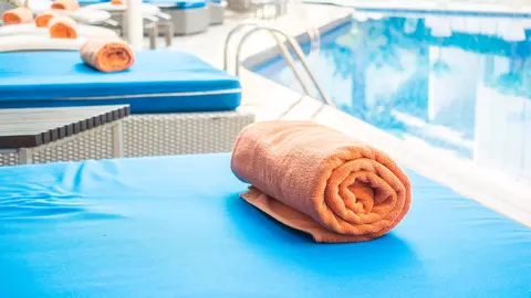 Mergi la piscină? Iată de ce ar trebui să eviți să faci asta