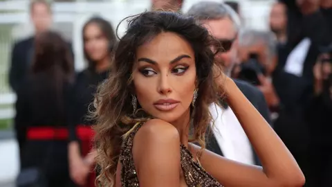 Mădălina Ghenea, cu perfuzia în mână, pe patul de spital. Ce se întâmplă cu actrița: „Nu mă simt prea bine”