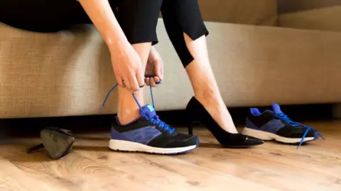 Adidașii de damă îți pot ruina look-ul – Top 4 outfit-uri din care trebuie să excluzi adidașii