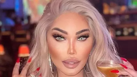 Jessica Alves, bărbatul Ken care s-a transformat în Barbie, e de nerecunoscut. Cele peste 90 de operații estetice au costat peste 600.000 de lire