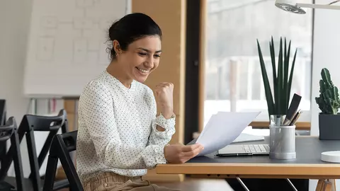 Cum să soliciți un credit pentru nevoi personale? Online sau offline