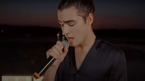 Radu Ștefan Bănică a lansat prima melodie. Tânărul a și compus-o: „Scriu piese de câțiva ani, lucru pe care l-am ținut secret…”