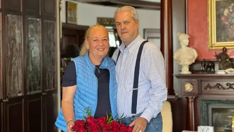Adrian Năstase și Dana, soția lui, au împlinit 37 de ani de căsnicie. Ce spune despre mariaj fostul politician: „Unele momente de suferință”