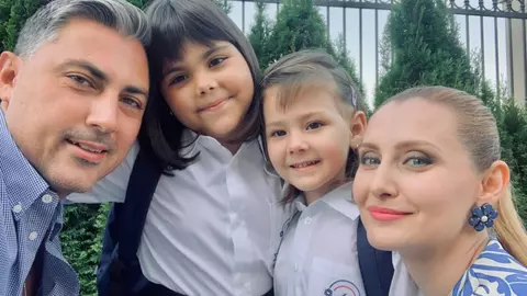 Alina Sorescu nu vrea să renunțe custodia fetelor: „Un copil nu vine cu instrucțiuni de folosire la pachet”. Artista e în plin divorț de Alexandru Ciucu
