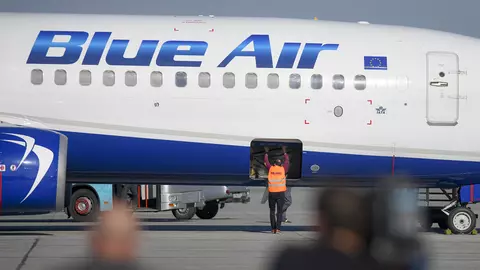 Companiile aeriene sar în ajutorul pasagerilor afectați de anularea zborurilor Blue Air