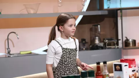 Catinca, fetița lui Mihai Petre, vine la „Chefi la cuțite”: „Este foarte harnică și eu sunt tare mândru de ea”. Ce le-a pregătit celor trei chefi
