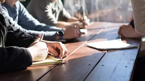 Contextul economic incert și creșterea prețurilor readuc joburile din străinătate în atenția candidaților. Joburile cu nivel mediu de experiență și cele entry level sunt cele mai căutate de români