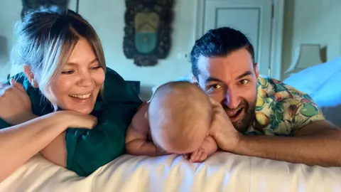 Gina Pistol, în vacanță cu fiica ei Josephine, fără Smiley. De ce artistul nu a mers cu ele: „El nu a putut veni…”