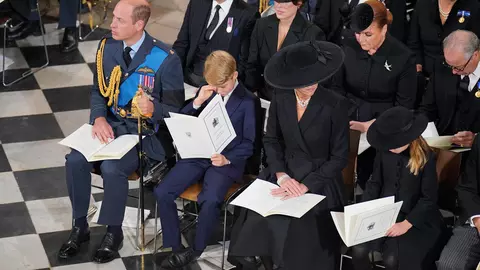 Kate Middleton, momente emoționante la înmormântarea Reginei care spun multe despre ea ca mamă