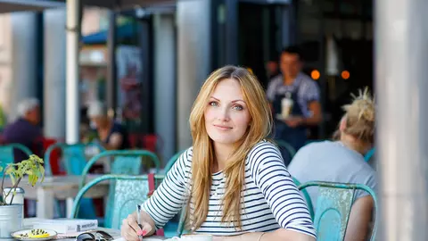 Vrei să înveți să scrii ca un autor de cărți? Iată câteva secrete