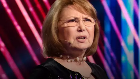 Ce pensie are Tora Vasilescu după zeci de ani la teatru. E îngrijorată din cauza facturii la curent: „Am o pensie de rușine. Nu pot să plătesc”
