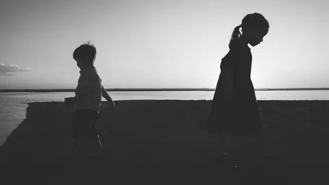 Povestea cutremurătoare a unei mame: Unul dintre copii își abuza sexual frații