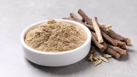 Cum se folosește lemnul dulce pentru răceală și dureri de gât?