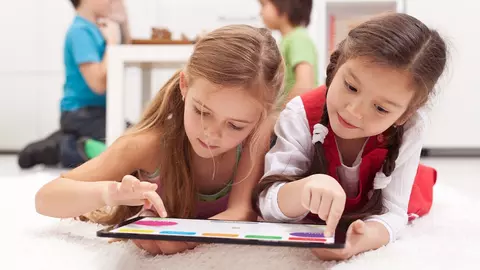 Educația prin intermediul animației, soluţia la care apelează tot mai mulţi profesori ca să îşi ajute elevii să își dezvolte gândirea critică