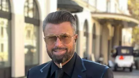 Ce spune Cătălin Botezatu despre manelele care se ascultă la nunți: „De ce nu iubesc eu maneliștii foarte tare, deși îi îmbrac pe toți?”
