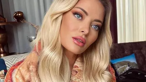 Imagini îndrăznețe cu Delia în costum de baie. Cum a apărut pe Instagram