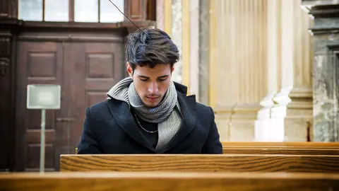 „Mărturisește-ți păcatele în mod anonim”: secrete pe care oamenii nu ar îndrăzni să le mărturisească în realitate