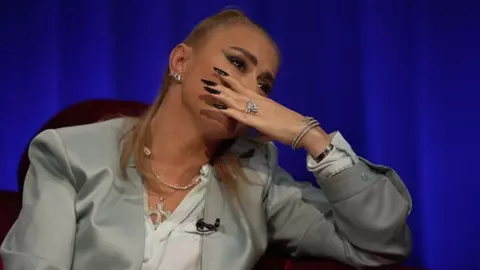 Anamaria Prodan a recunoscut că Laurențiu Reghecampf ducea o viață grea lângă ea: „Niciodată nu m-am gândit că tatăl copiilor mei și soțul meu poate să ne lase pe drumuri”