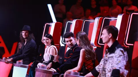 Denis The Motans, în lacrimi la „Vocea României”. Irina Rimes: „Nu l-am văzut niciodată pe Denis plângând”