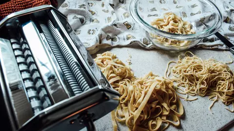 Ce electrocasnice îți pot fi de mare ajutor în bucătărie? TOP 5 achiziții de făcut