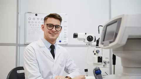 7 semne că ai nevoie de un consult optometric