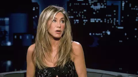 Topul vedetelor care apelează la peelinguri chimice. Cum își menține Jennifer Aniston tenul perfect