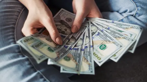 Ai nevoie urgentă de bani și nu știi cum să-i obții? Descoperă tips and tricks