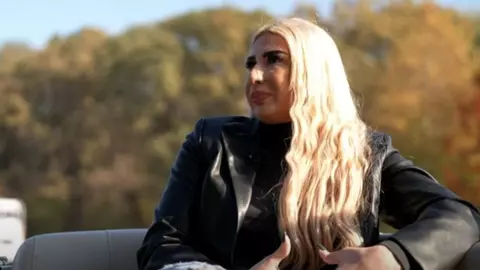 Motivul pentru care Sarah Dumitrescu s-a întors din America: „Când o văd pe mama plângând, parcă mă rupe!”. Ce a spus despre Anamaria Prodan