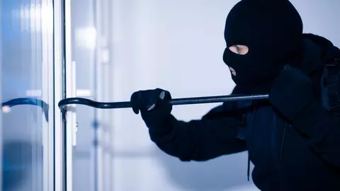 Lucruri pe care le poți face pentru a-ți proteja casa de spargeri în timpul Sărbătorilor