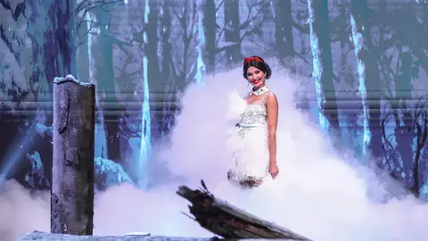 Alina Pușcaș, jurat la „iUmor” în cadrul Galei de Poveste. De ce s-a îmbrăcat în rochie albă