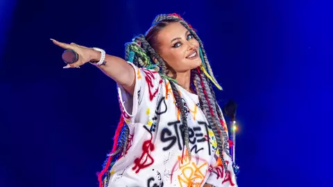 Delia, reacție furtunoasă după ce a fost criticată de fani pentru felul în care se îmbracă: „Oamenii vor ceva spectaculos, nu un civil pe scenă”