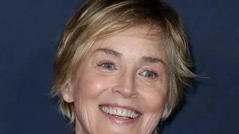 Sharon Stone, apariție senzațională pe covorul roșu la Hollywood