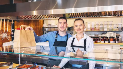 Cum să deschizi un restaurant de tip fast-food: ghid practic