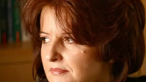 Daniela Zeca: "Azi când mă uit înapoi, îmi pare că nu eu am scris, ci o voce tăinuită a dictat tot..."