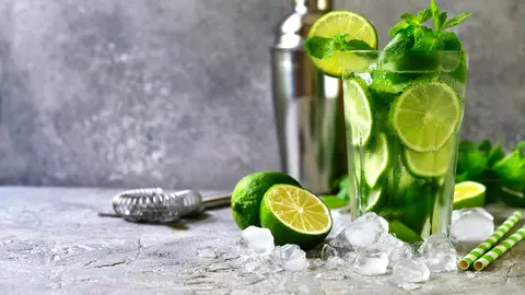 Care este diferența dintre cocktail și mocktail?