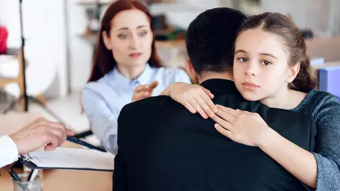 Incestul ascuns sau incestul emoțional. Cum îl recunoaștem?