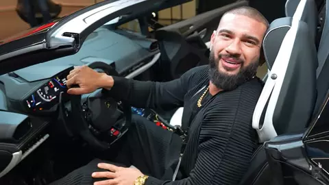 Dorian Popa și-a luat Lamborghini de 300.000 de euro: „Așteptarea a fost grea. Mi-au dat și lacrimile”