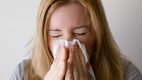 Primele cazuri de infectare simultană cu gripă și COVID în România. Cum ne protejăm de flurona