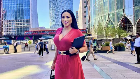 Rocsana Marcu va face naveta între Londra și Dubai. Cum e viața ei după ce a renunțat la televiziune: „Am început să vând acum foarte multe proprietăţi”