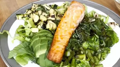De ce fanii sunt îngroziți de salata „detox” a lui Gwyneth Paltrow