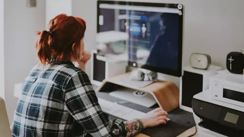 Sondaj eJobs: Mai mult de o treime dintre tinerii cu vârste între 18-25 de ani și-au găsit jobul actual în mai puțin de o lună. Salariul, oportunitățile de creștere profesională și posibilitatea de a lucra remote sunt cele mai importante criterii la angajare ale Generației Z. 70% cred că salariul corect pentru nivelul lor de experiență este între 3.000 și 7.000 de lei