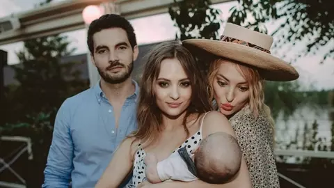 Oana Matache a divorțat de Răzvan Miheț? Sora Deliei a fost surprinsă sărutându-se cu alt bărbat