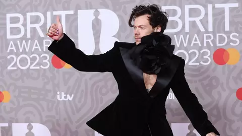 Harry Styles, marele câștigător la Brit Awards 2023. Iată cui a dedicat premiile