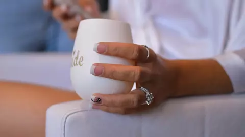 Unghiile cu gel: ghid detaliat pentru a le încerca