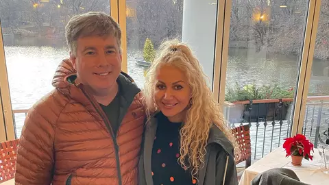 Cum se descurcă Anamaria Ferentz cu cei 7 copii ai partenerului ei american. „Mă lasă singură în spațiul meu. Am renunțat de multe ori la mine”