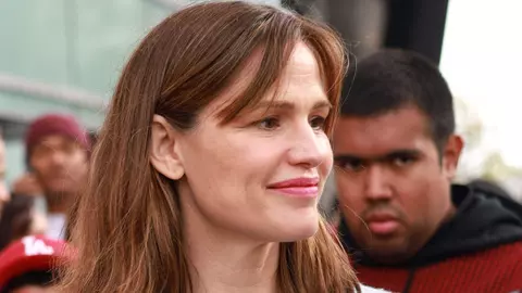 Jennifer Garner, apariție rară alături de fiul său Samuel. Actrița a oferit fanilor autografe