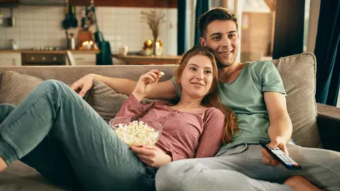 Seară de filme în familie: 6 ponturi să te simți acasă ca la cinema